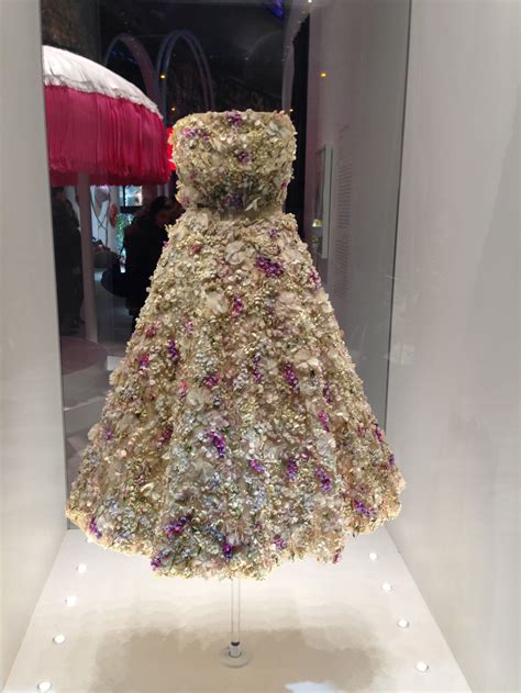 dior kleid blumen|DIOR.